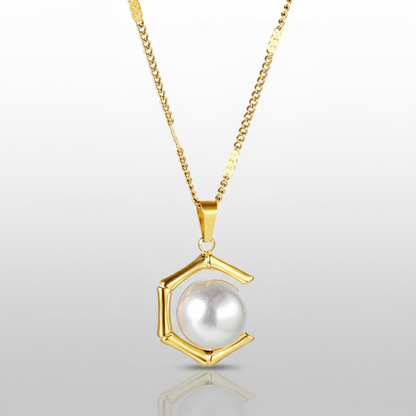 Geometric Hexagon Pearl Pendant Necklace | Tarnish-Free 18K Gold Finish - Fynzi