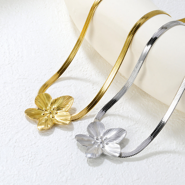 Statement Flower Pendant Necklace | Gold Snake Chain Tarnish-Free 18K - Fynzi