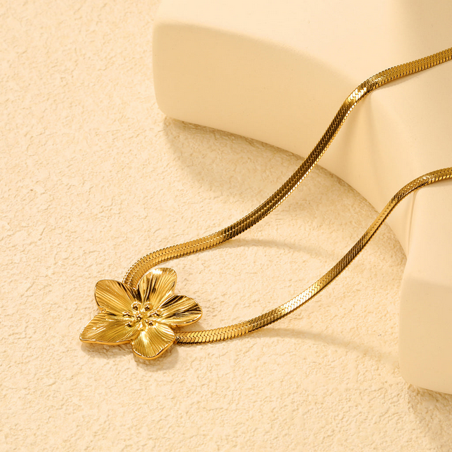 Statement Flower Pendant Necklace | Gold Snake Chain Tarnish-Free 18K - Fynzi